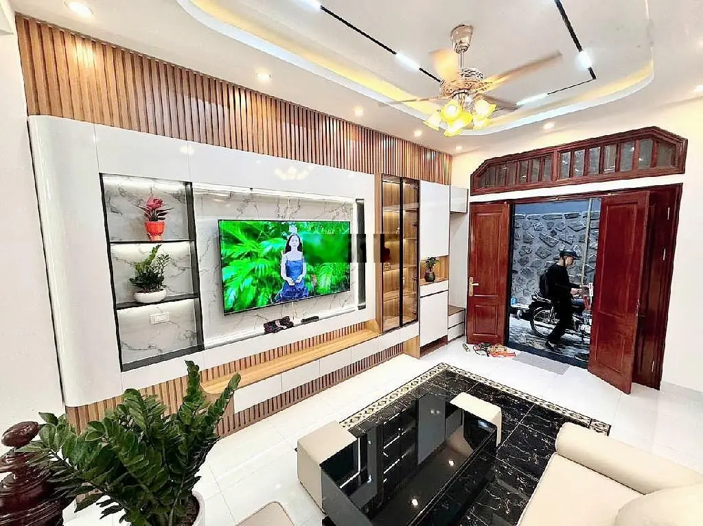 Nhà đẹp VĂN TIẾN DŨNG , 5 tầng, 20m ra ôtô tránh , hơn 5 đồng xíu xíu . Thuý 0985 387 ***