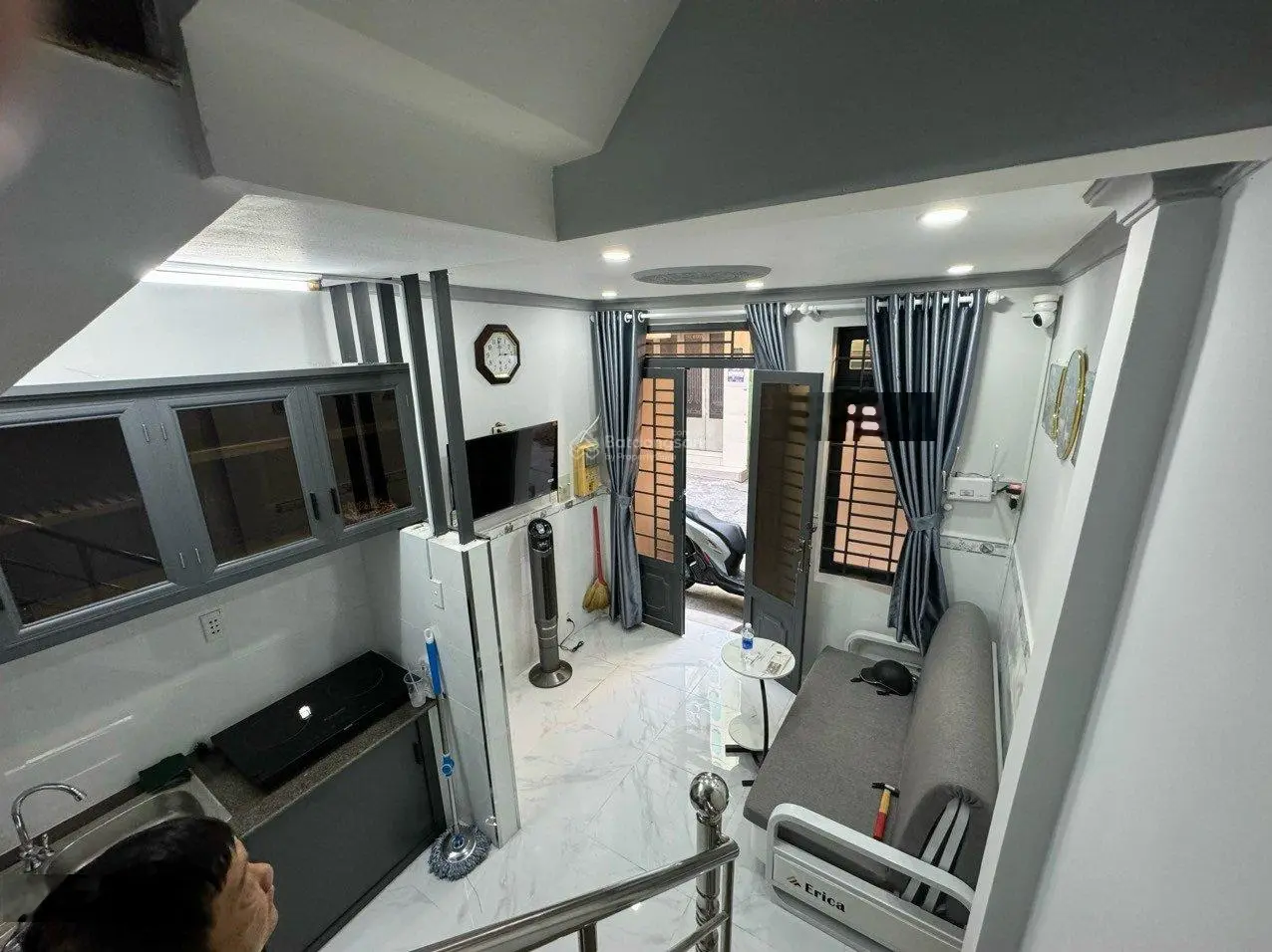 Bán nhà nhỏ Vũ Tùng P2 BT hẻm 3m5, đầy đủ nội thất, 3 tầng, DT ~15m2, 2 PN, Giá 3 tỷ 1