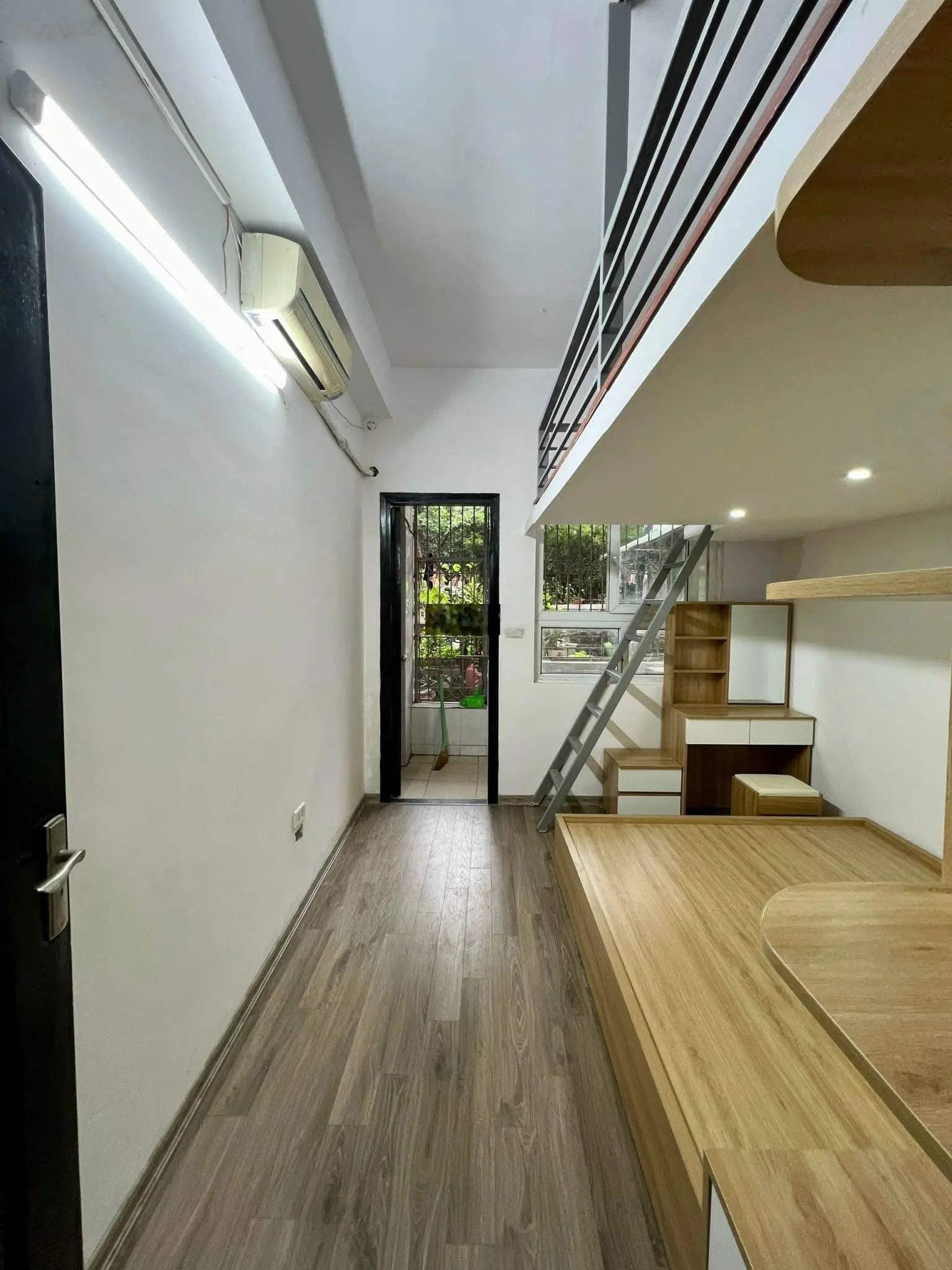 Siêu phẩm có 1 không 2! Bán nhanh căn hộ 1 ngủ nhỏ xinh tòa CT8 Đại Thanh: 45m2-full NT- tầng thấp.