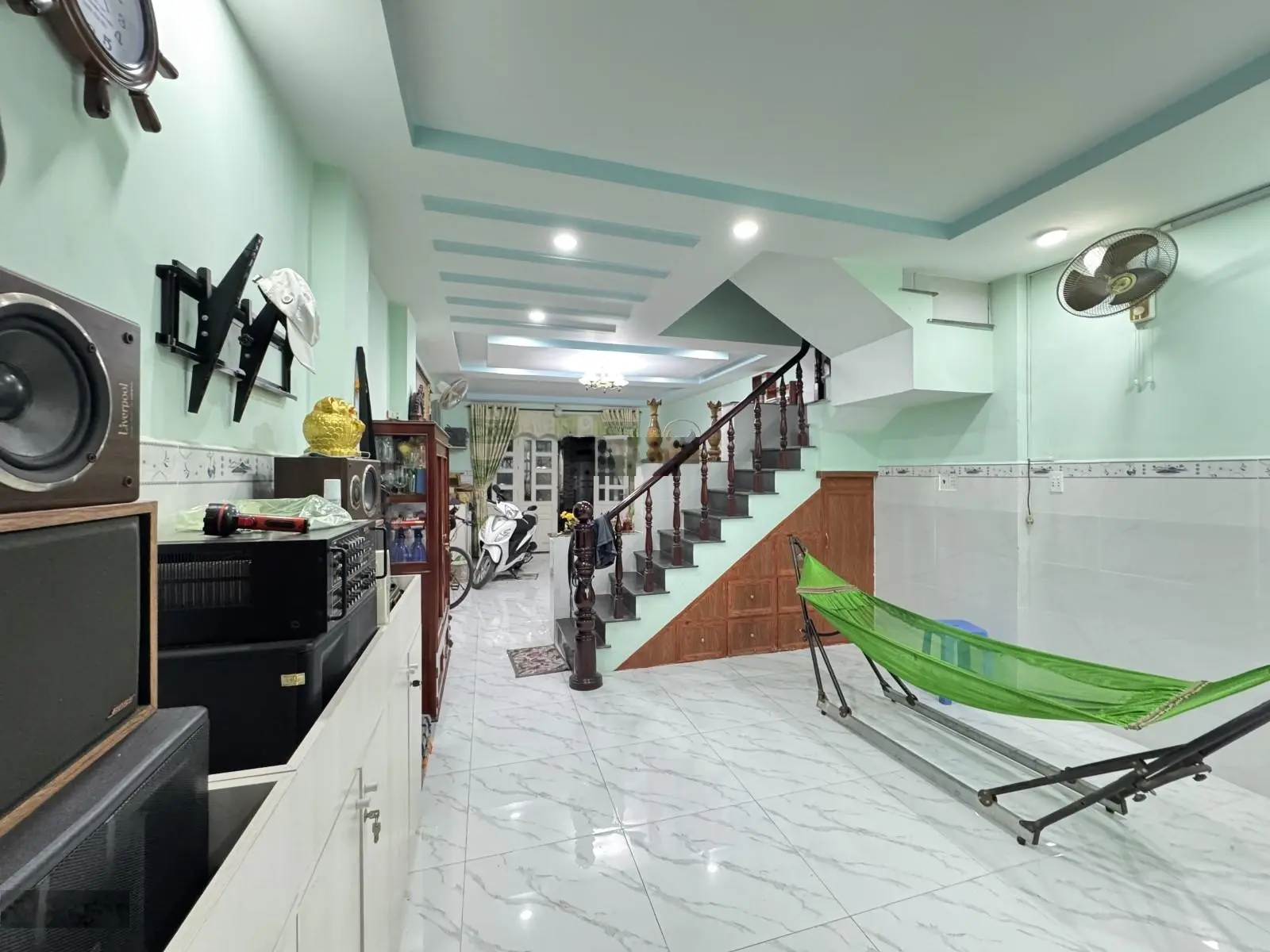 Nhà 2 lầu 76m2 Phường Long Trường Q9