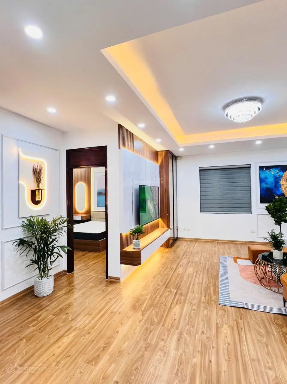 Cần bán căn hộ 3 phòng ngủ giá ~5,5 tỷ tại The Garden Hills 99 Trần Bình
