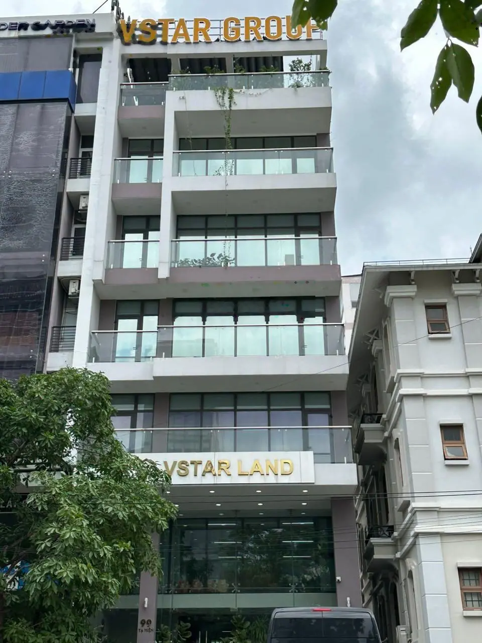 Bán tòa nhà Tạ Hiện ngay khu UBND Q2 diện tích đất: 8mx20m CN: 160m2. Hầm 7 tầng sân thượng