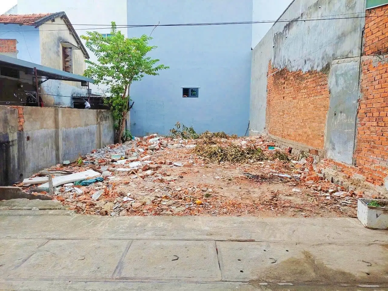 Đất khu tập thể nhà máy Z753 - 2 tỷ 950 triệu * Cách biển: 2,5km