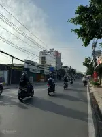 Bán căn nhà 2 mặt tiền Nguyễn Văn Tăng vị trí đắc địa, kinh doanh sầm uất. DTSD 300m2