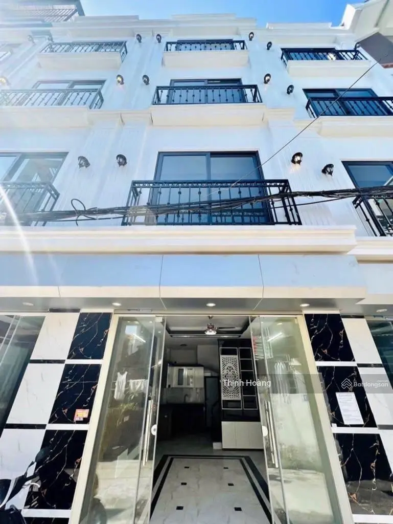 Bán nhà 5 tầng Thạch Bàn ô tô đậu cổng, ngõ oto tránh chỉ 4,5 tỷ