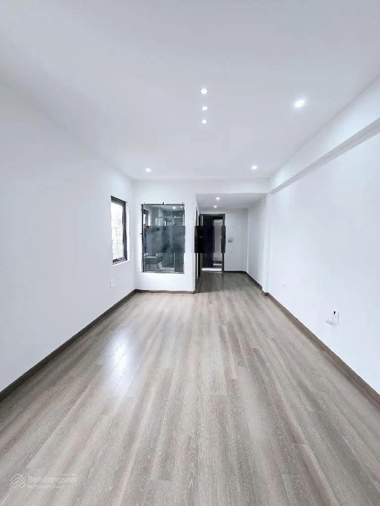 Bán nhà 6 tầng thang máy 45m2 nhìn ra đường Cổ Linh, Long Biên giá nhỉnh 8 tỷ