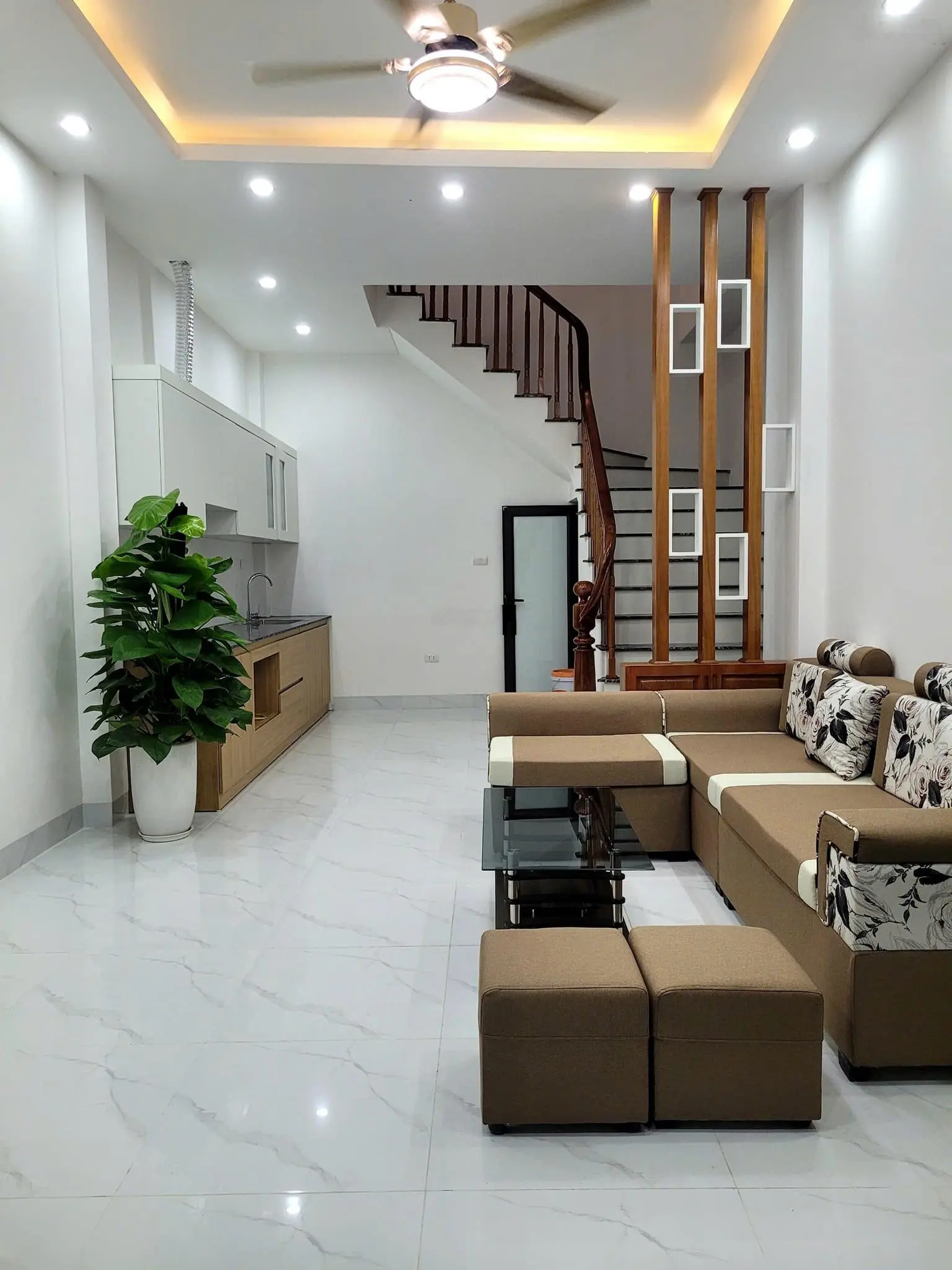 Hot! Bán nhà sau Lê Trọng Tấn - Dương Nội-Hà Đông, gần đường 72. Nhà tặng full nội thất giá 3,x tỷ