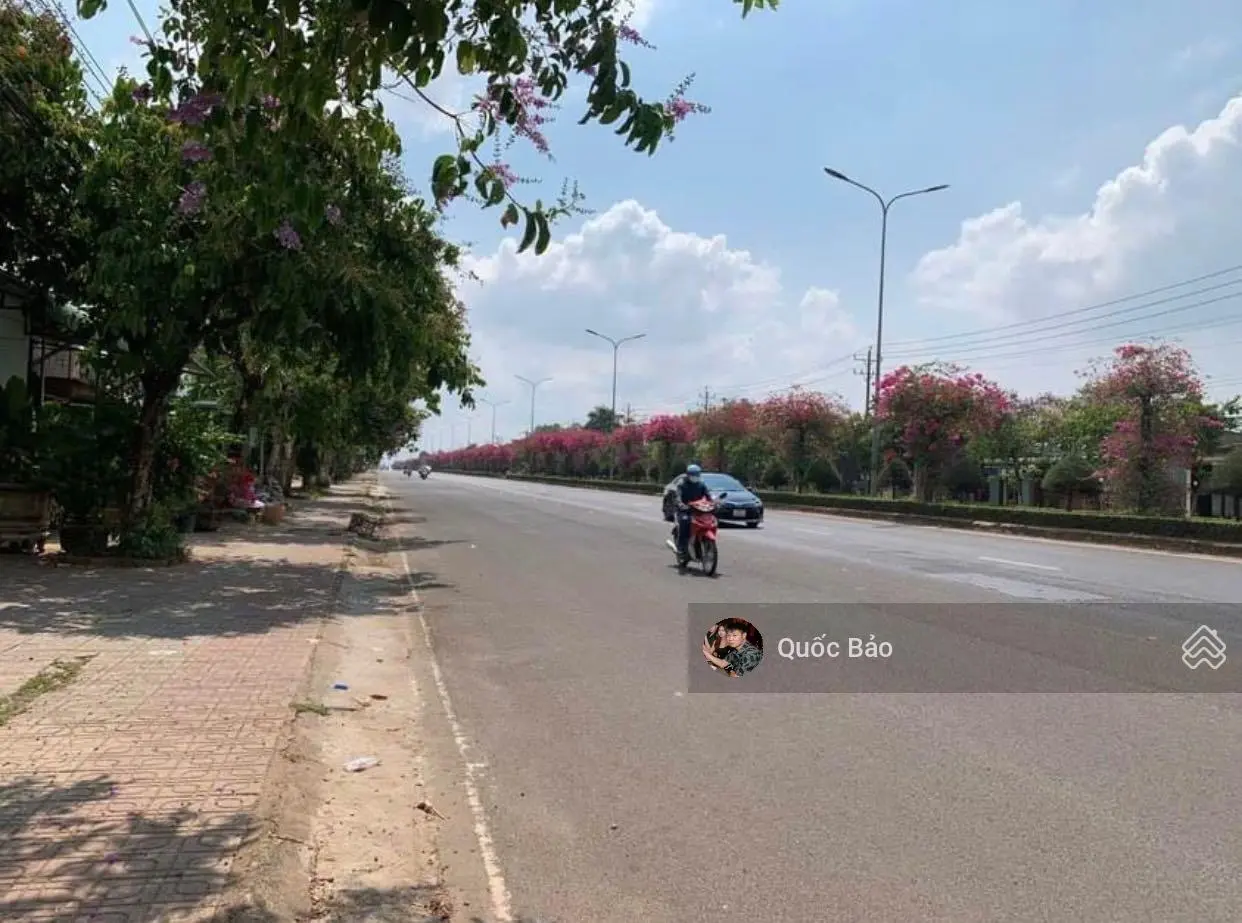 Cần cần bán lô đất Đ. Phạm Thái Bường, P4, TP. Vĩnh Long. Đối diện nhà hàng Hương Sen, 120m2/700tr