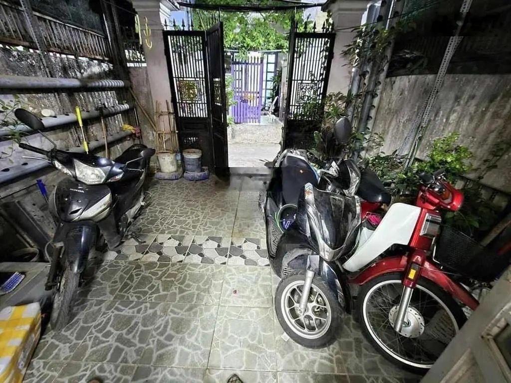 Nhà 2 tầng, HXH đường 49 HBC, Thủ Đức, DT 64m2, giá nhỉnh 4 tỷ, ngay Giga Mall