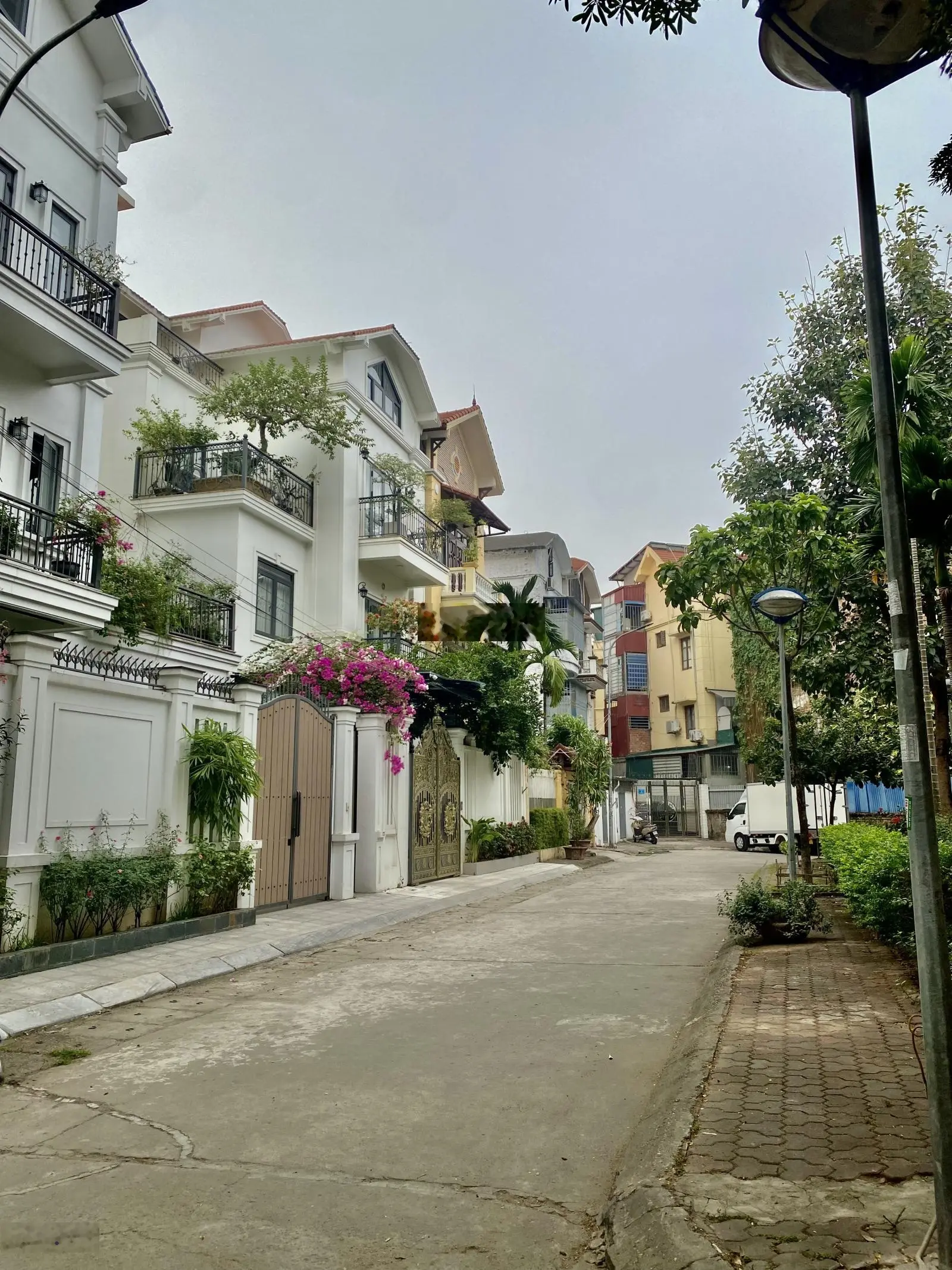 Tin thật. Biệt thự đơn lập Trung Văn 143m2 x 4T, MT 8.1m, 33.9 tỷ