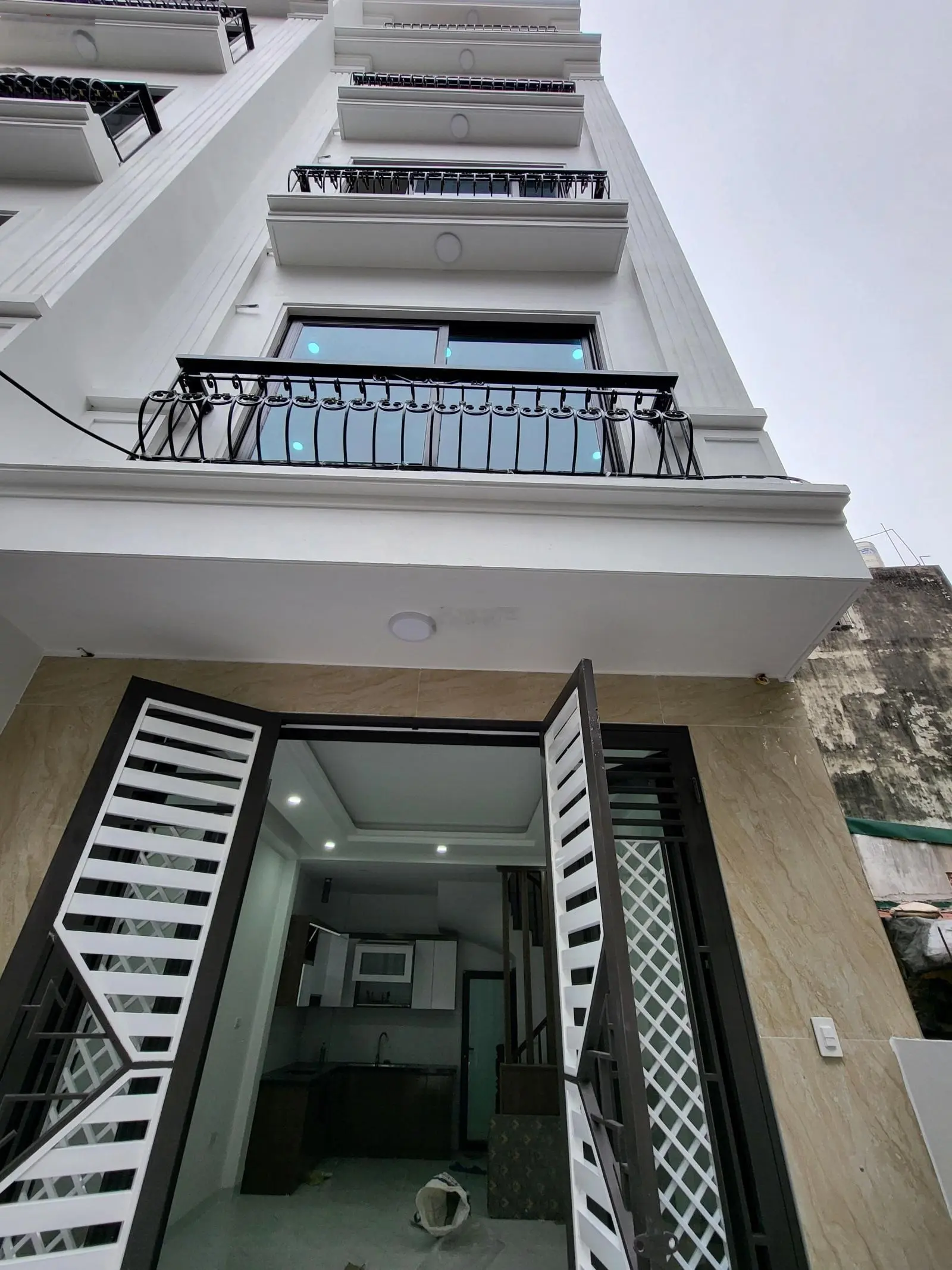 Bán gấp nhà riêng 34m2, 6,95 tỷ ở Lĩnh Nam, Hoàng Mai, Hà Nội