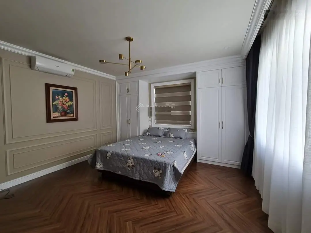 Biệt thự Liên Phường - Tìm chủ mới - Nhà rất đẹp xem là mê - DT: 270m2 - giá chỉ: 33 tỷ