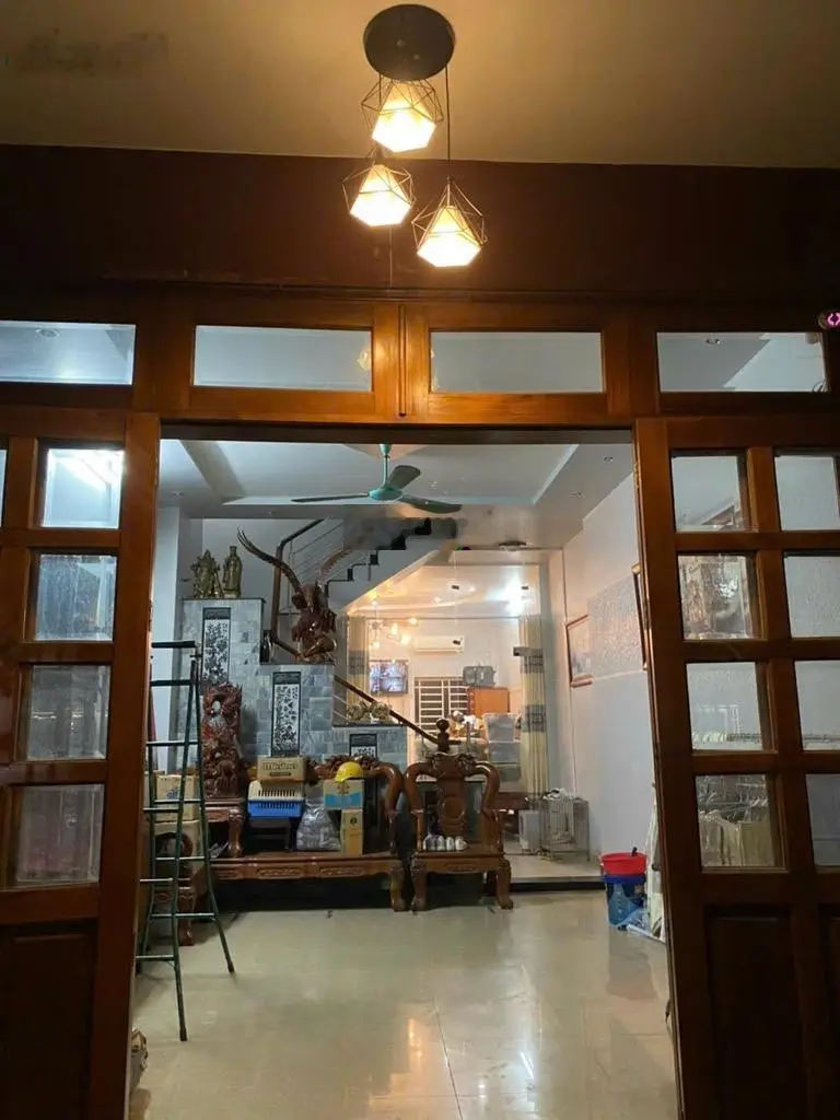 Bán nhà Đường Lã Xuân Oai,Lê Văn Việt Quận 9, giá 9,29 tỷ, diện tích 90 m2, ngang 5m, 4 tầng.