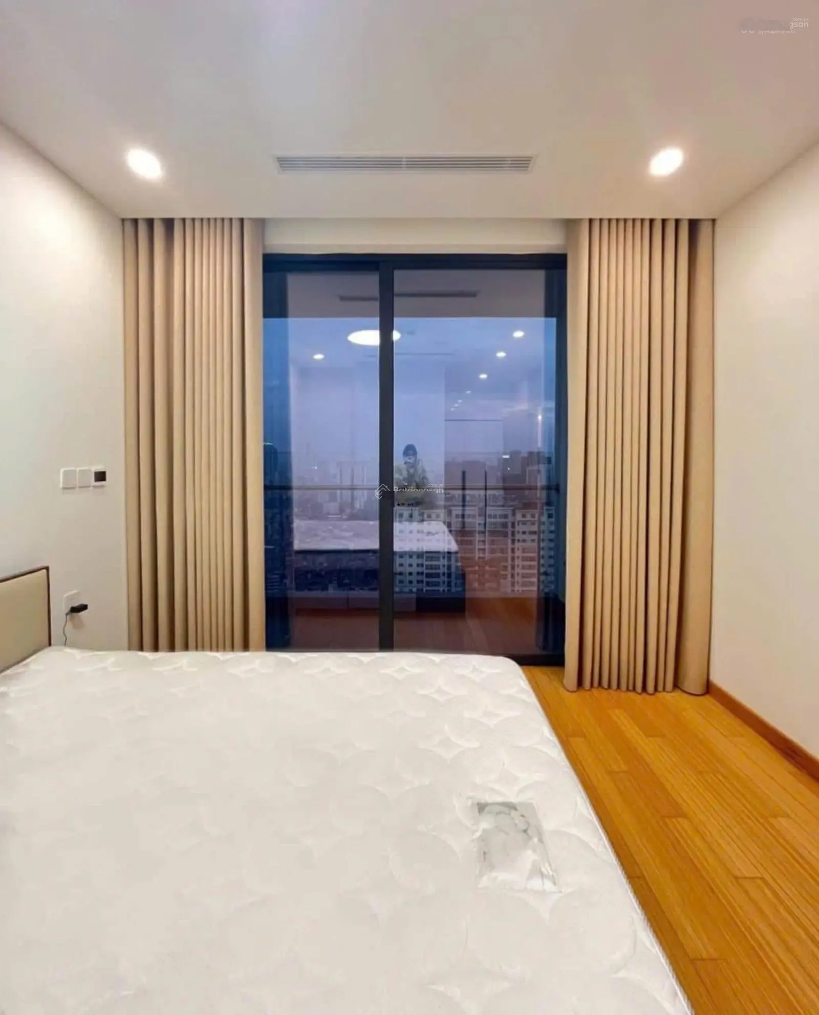 CHÍNH CHỦ BÁN CC BOOYOUNG CT7 - MỖ LAO - HÀ ĐÔNG. DT 100M 3 NGỦ. ĐẦY ĐỦ NỘI THẤT. GIÁ THẬT 4,9 TỶ