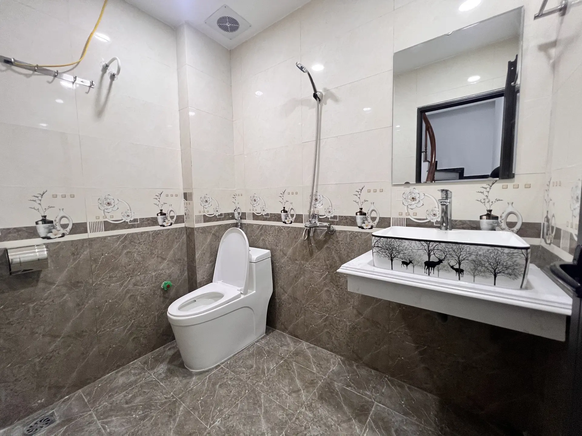 Siêu hiếm Quỳnh Đô, nhà đẹp long lanh, 42m 4 tầng, đầy đủ tiện ích, an sinh tốt LH 0918 816 ***