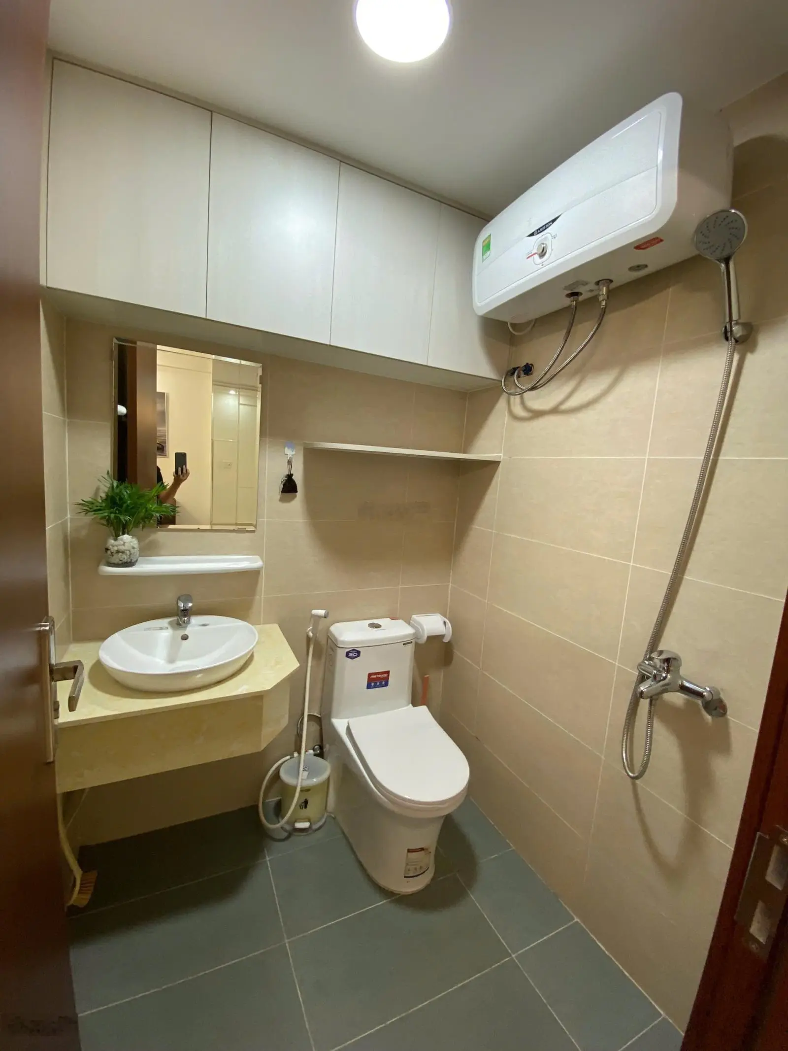 Chính chủ bán căn 2pn 2vs, DT 62m2 full nội thất