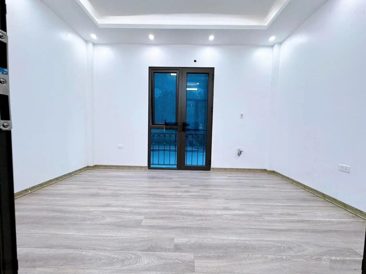 Quận Hà Đông cụm 3 căn liền kề ô tô đỗ cửa ngõ rộng 3m nhà mới xây 5 tầng, cách QL6 500m