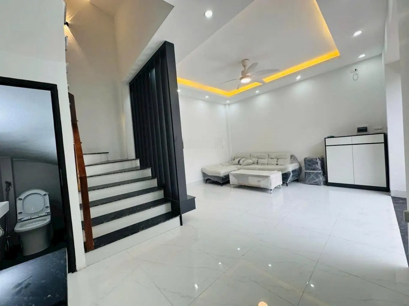 **cực đẹp**bán nhà do nha, tây mỗ: 33m-5tầng, ôtô đỗ cổng, sát mặt ngõ - giá 4tỷ hơn lh: 0975829946