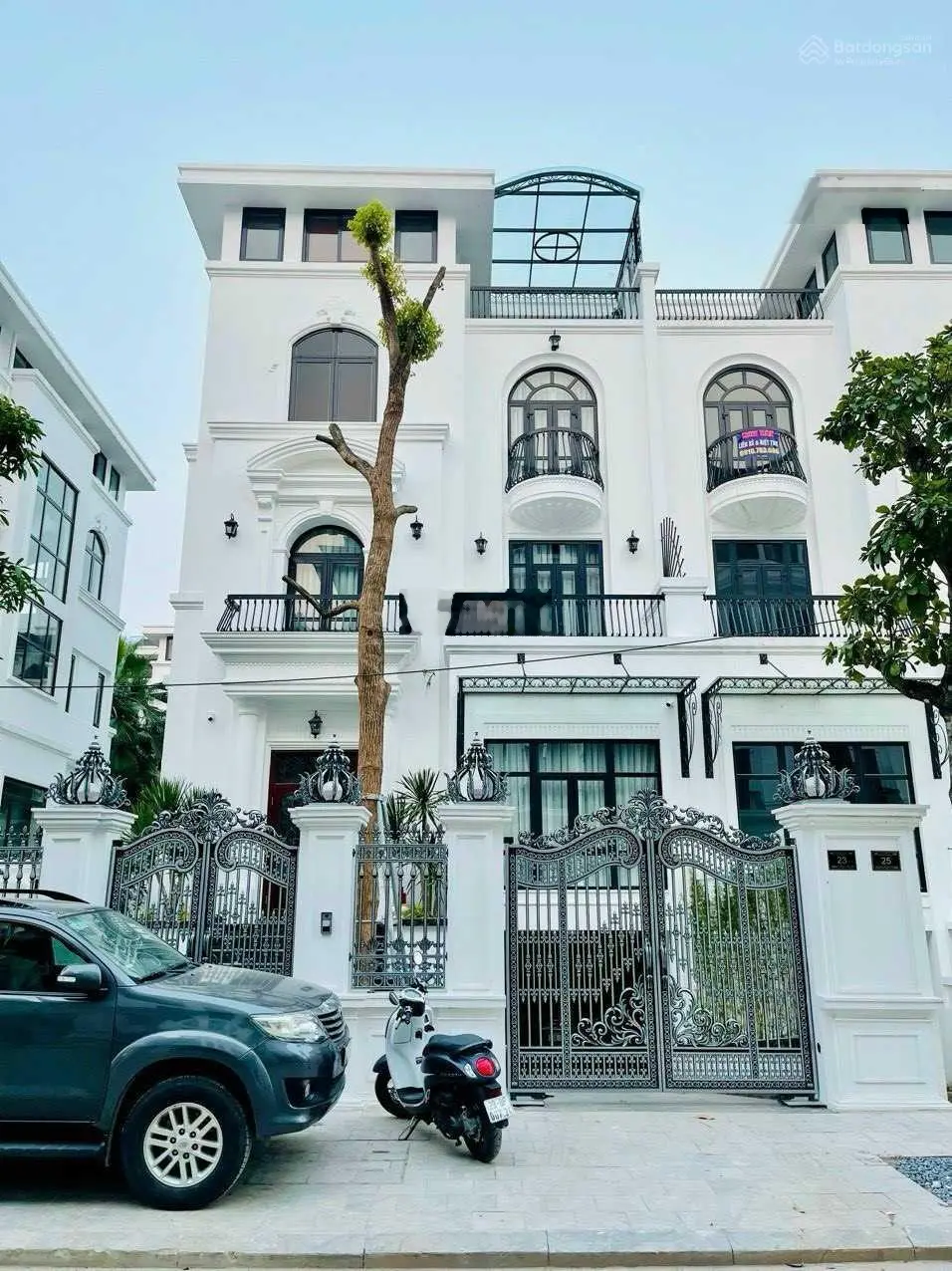Chính chủ cần tiền bán gấp biệt thự Louis City Hoàng Mai vị trí đẹp nhất nhì dự án