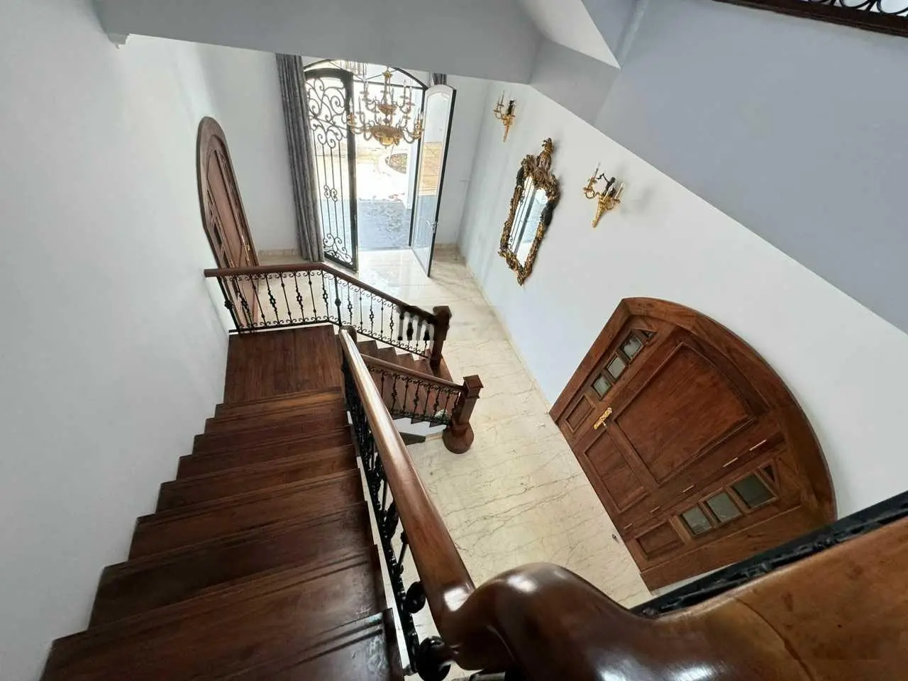 Bán biệt thự 3 tầng 20X25 (500m2) giá rẻ