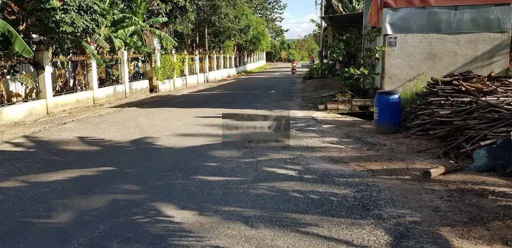 Đất thị trấn dân đông, đường lớn sổ sẵn hàng ngộp