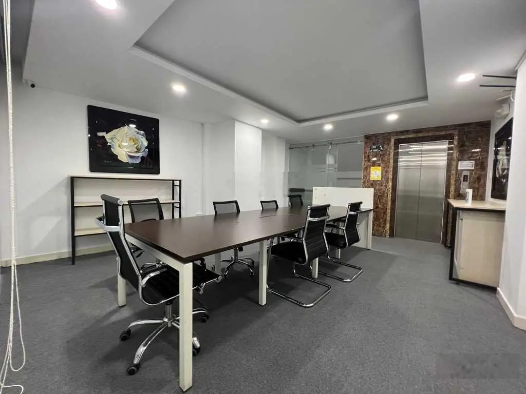 Bán toà nhà siêu khan hiếm mặt tiền Lê Hồng Phong - Quận 5. DT = 212m2. Giá chỉ: 200 tỷ (TL)