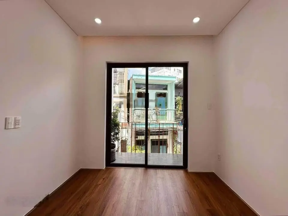 Nhà cho thuê 12tr/tháng đường lớn 6m Bùi Quang Là Sát sân Golf TSN DT 45,9m2, SHR
