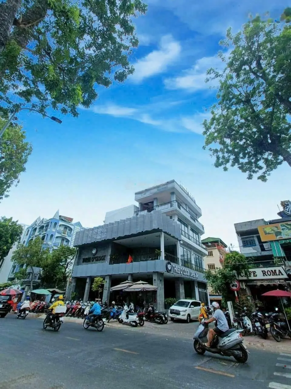 Bán nhà MT Huỳnh Thúc Kháng, P. Bến Nghé, Quận 1 - DT: 9x20m - 3 tầng - HĐT: 300 triệu - Giá: 90 tỷ
