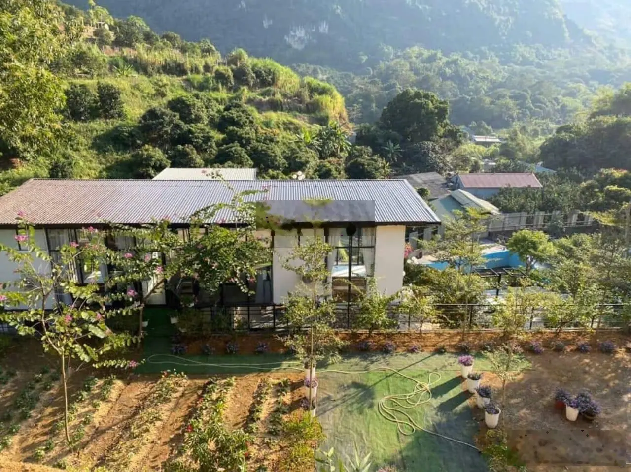 Cần chuyển nhượng khu retreat nghỉ dưỡng trong lòng TP Hoà Bình, 10,527m2, 14 tỷ