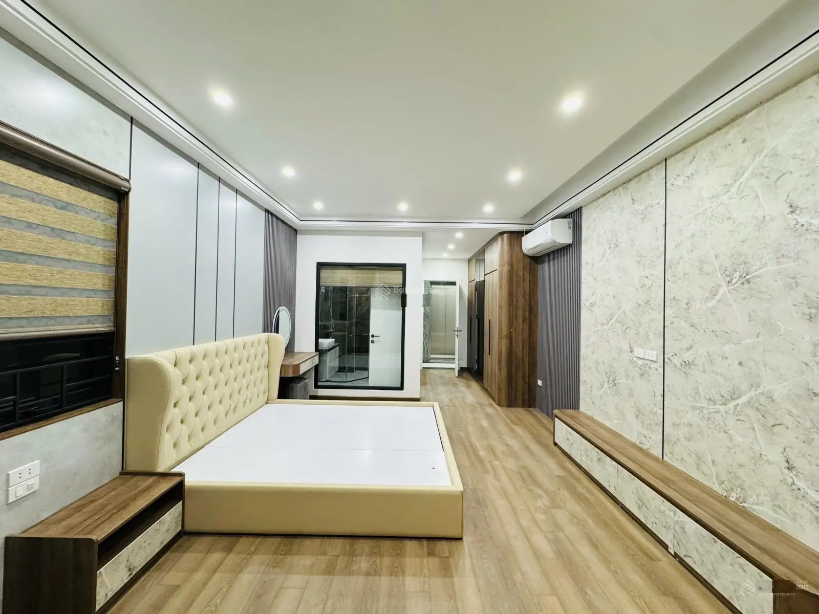 Bán nhà đẹp cầu thang máy fun nội thất ngọc thuỵ long biên hà nội 50m2