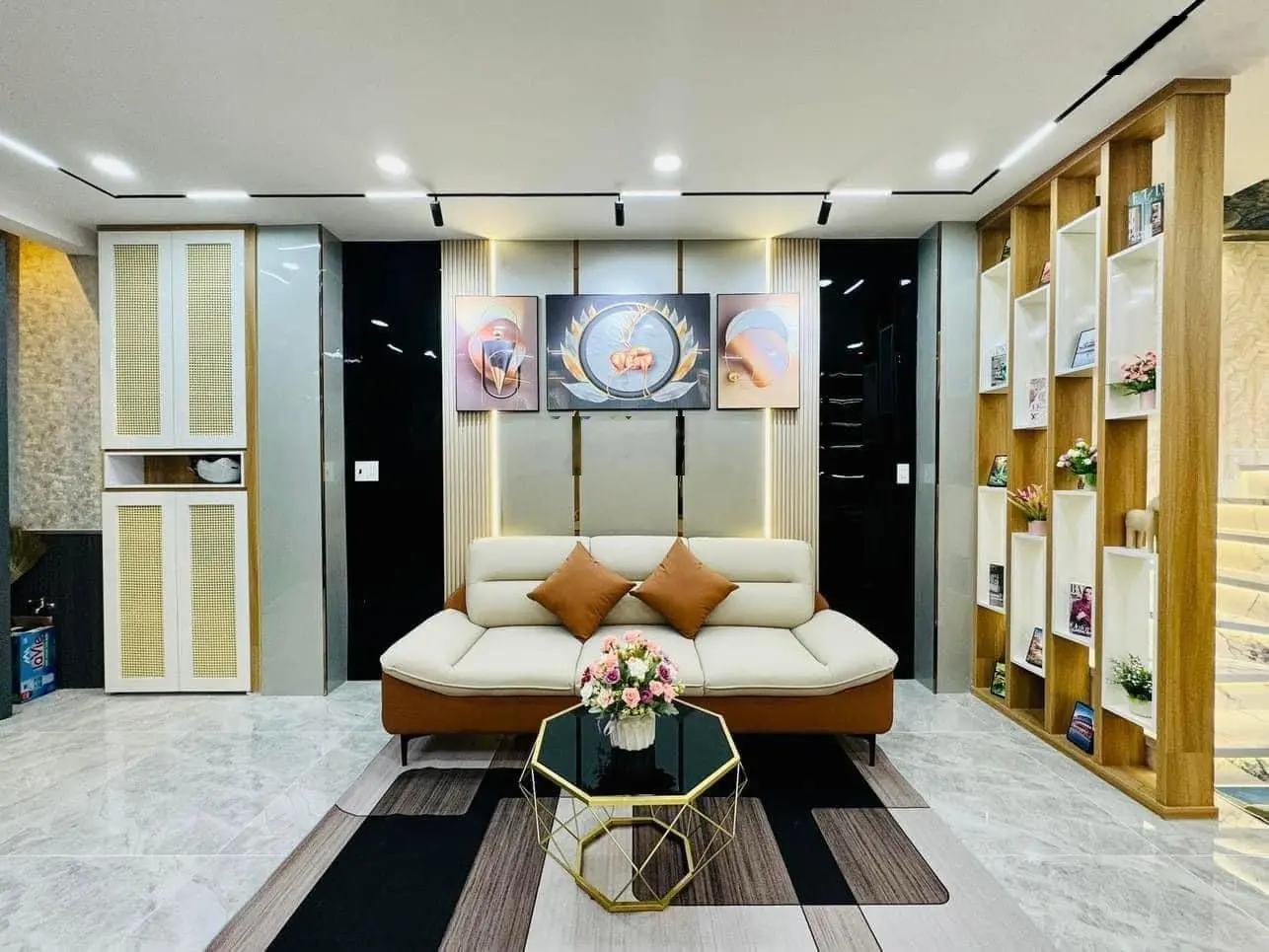 bán nhà vip phố Tây Sơn , kinh doanh tạo nguồn tiền đỉnh,ô tô đỗ cửa 50m2/5T/4.5mMT nhỉnh 8tỷ có TL