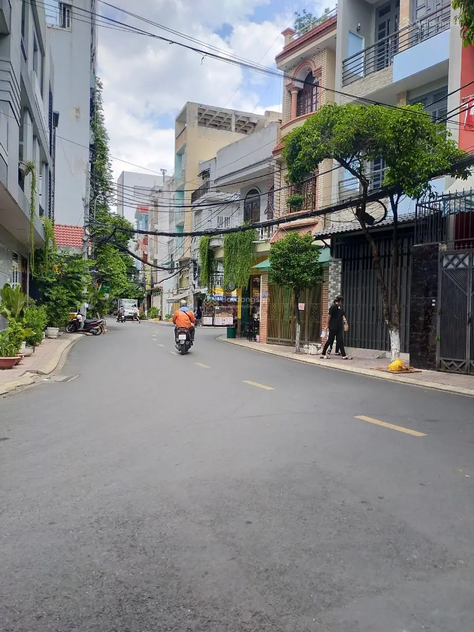 Chỉ 6,9 tỷ - Nhà 3 tầng DT 4x14.3m NH4,5m đường ô tô tránh 6m Metro Công Hòa Trường Chinh P13 QTB