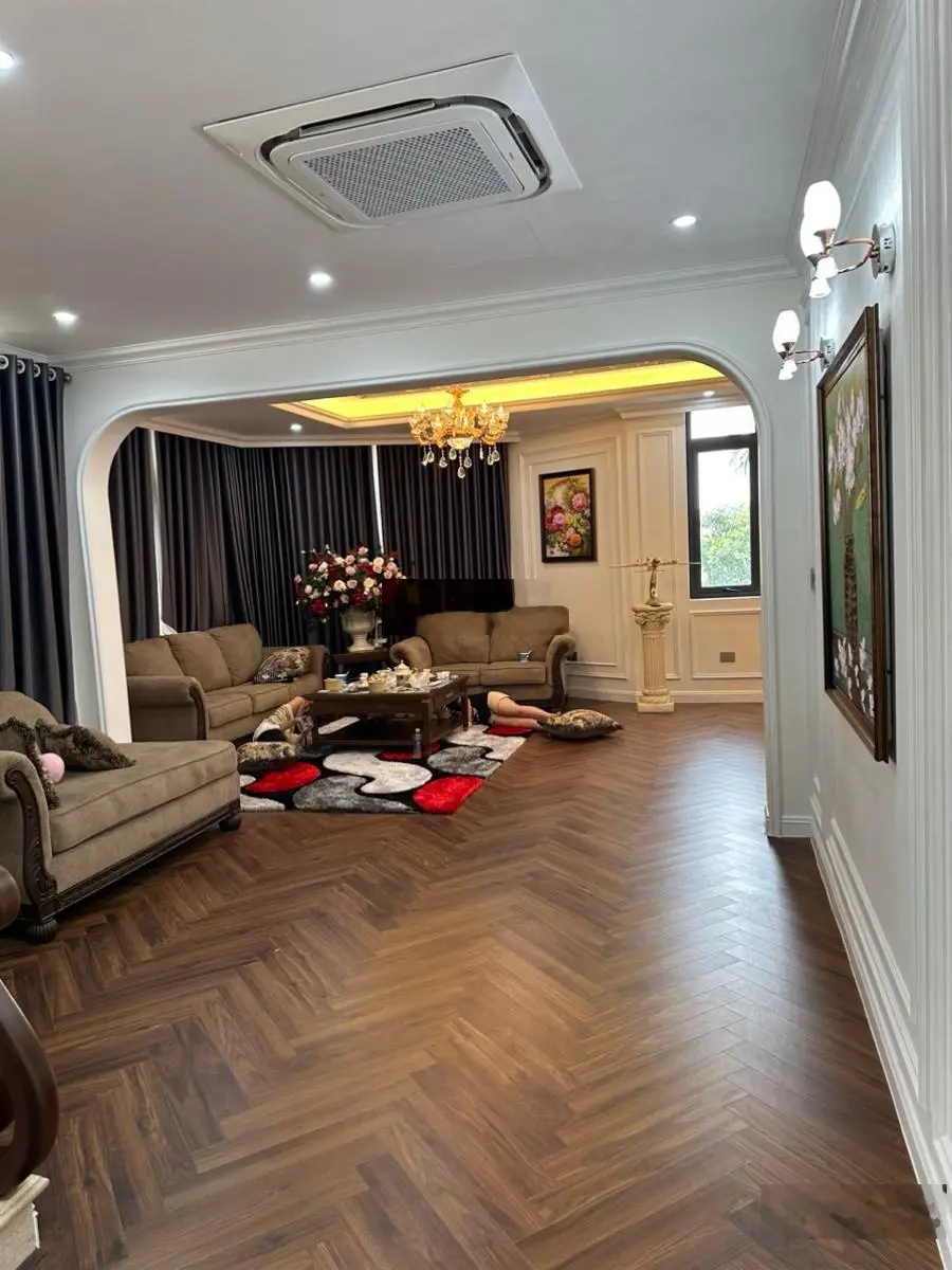 Hiếm! Đẳng cấp biệt thự Xuân Diệu, gara, sân vườn, mặt tiền 11 m, quận Tây Hồ