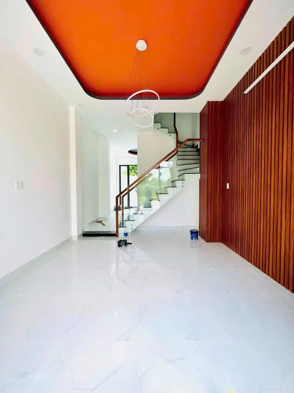CC bán nhà mới thiết kế hiện đại, 1trệt 2lầu, đối diện Chợ Long Phước, Q9. 3PN 3WC giá đầu tư