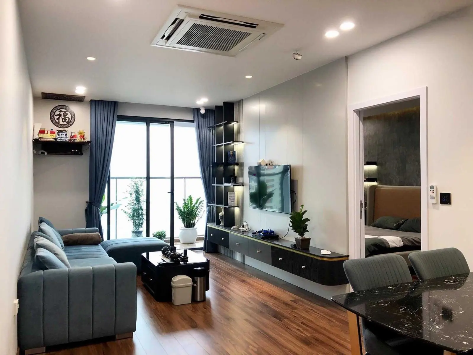 Tôi bán căn 2Pn chung cư Roman Plaza, full nội thất sẵn sổ đỏ. Giá bán 4 tỷ