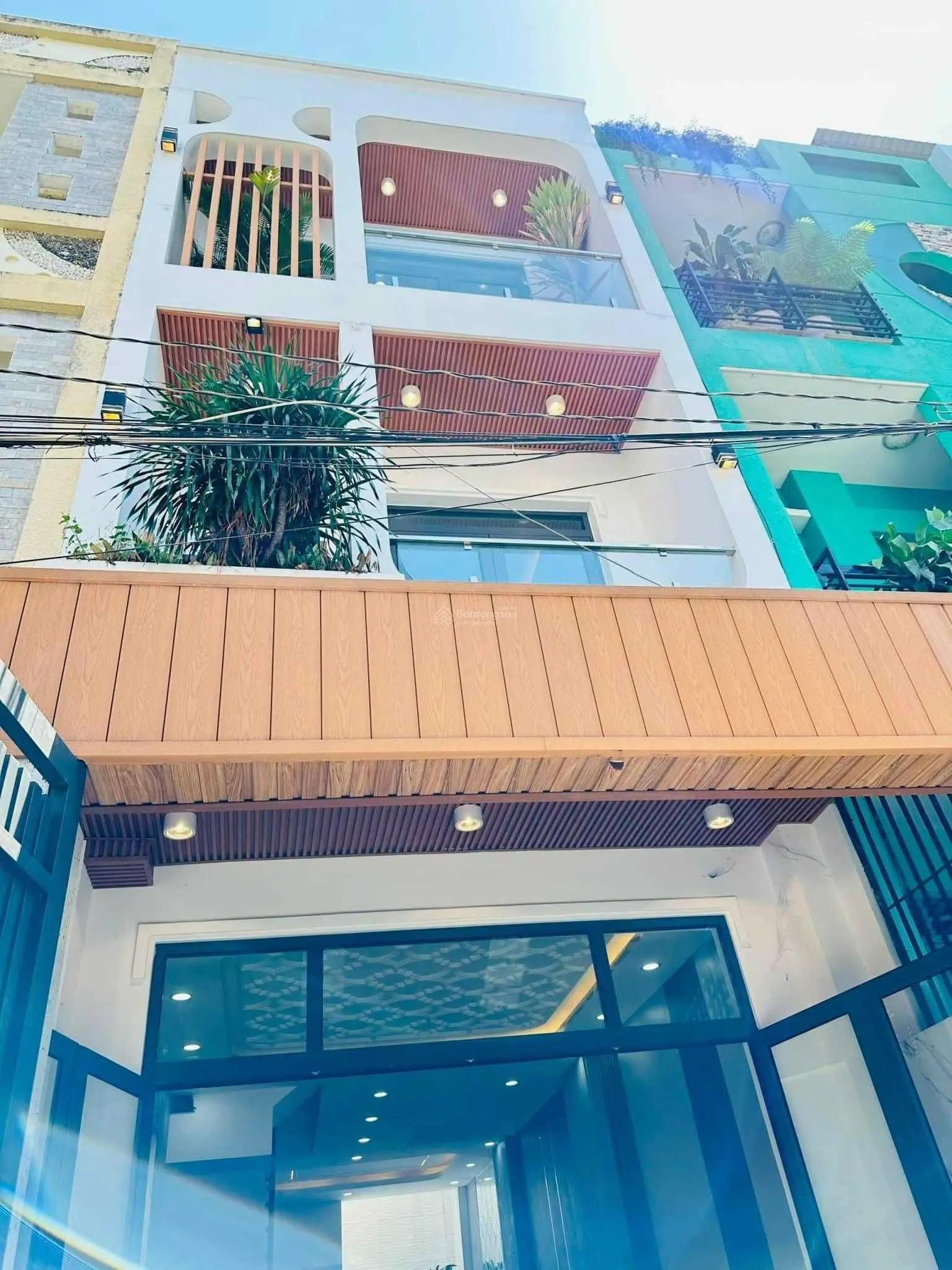 Bán nhà hẻm 750 Nguyễn Kiệm Phú Nhuận. Giá 4tỷ2, DT 60m2. Đang cho thuê 16TR/Tháng