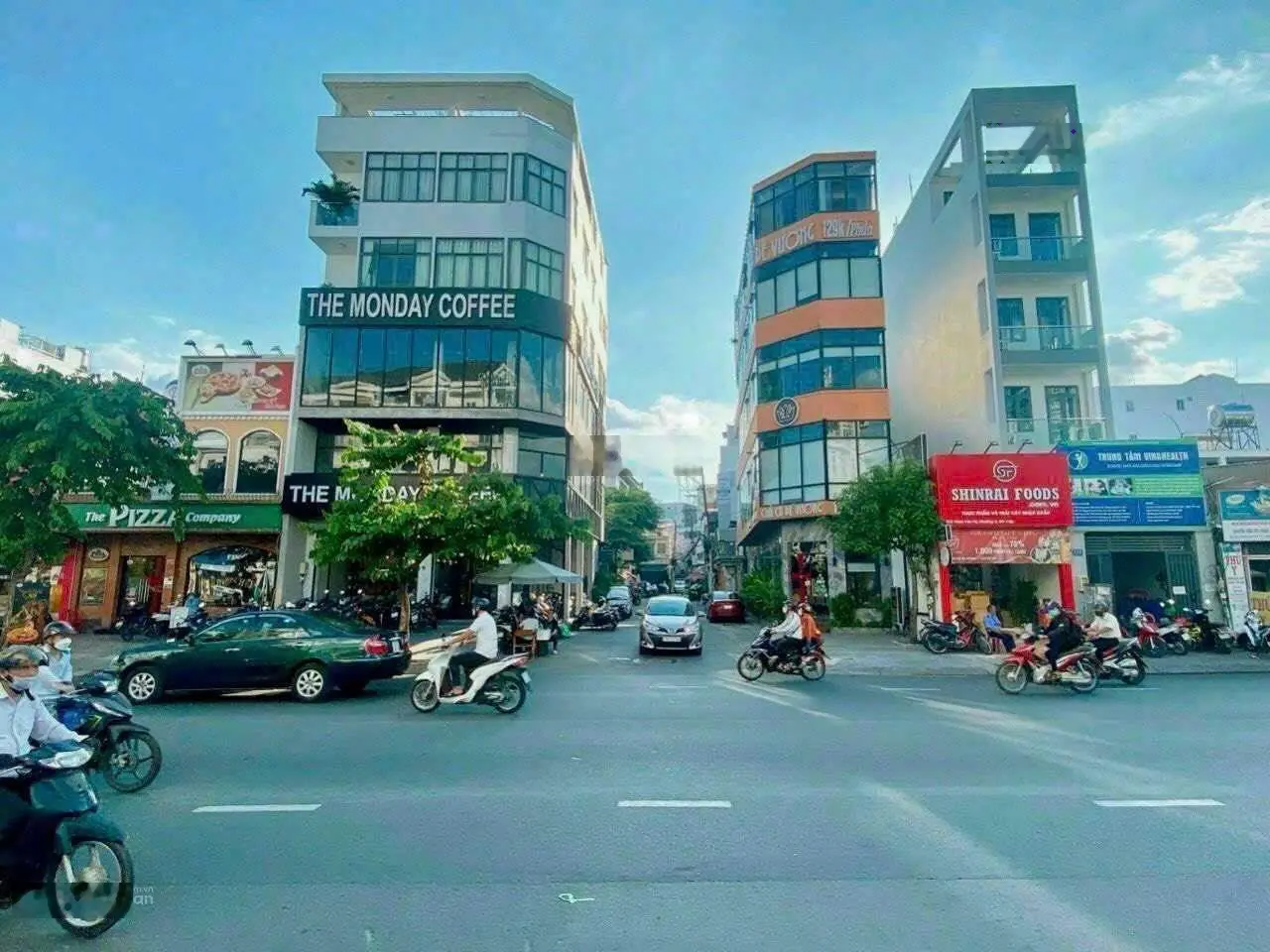 Bán tòa nhà mặt tiền Nguyễn Văn Trỗi, Phú Nhuận. DT 7.5x17m hầm 4 lầu HĐT 120 triệu, giá bán 38 tỷ