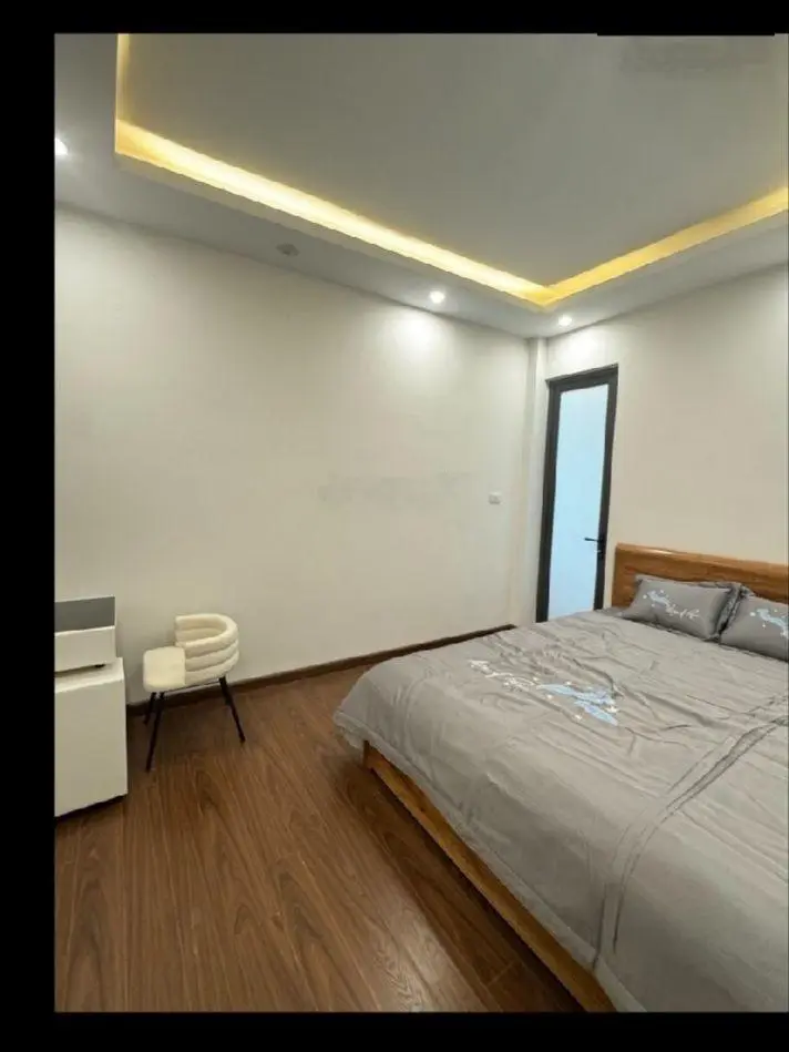 Nhà hoa hậu, giá bình dân chỉ 4.65 tỷ sở hữu nhà 4T dân xây - Việt Hưng, 45m2, nở hậu, ô tô đỗ cổng