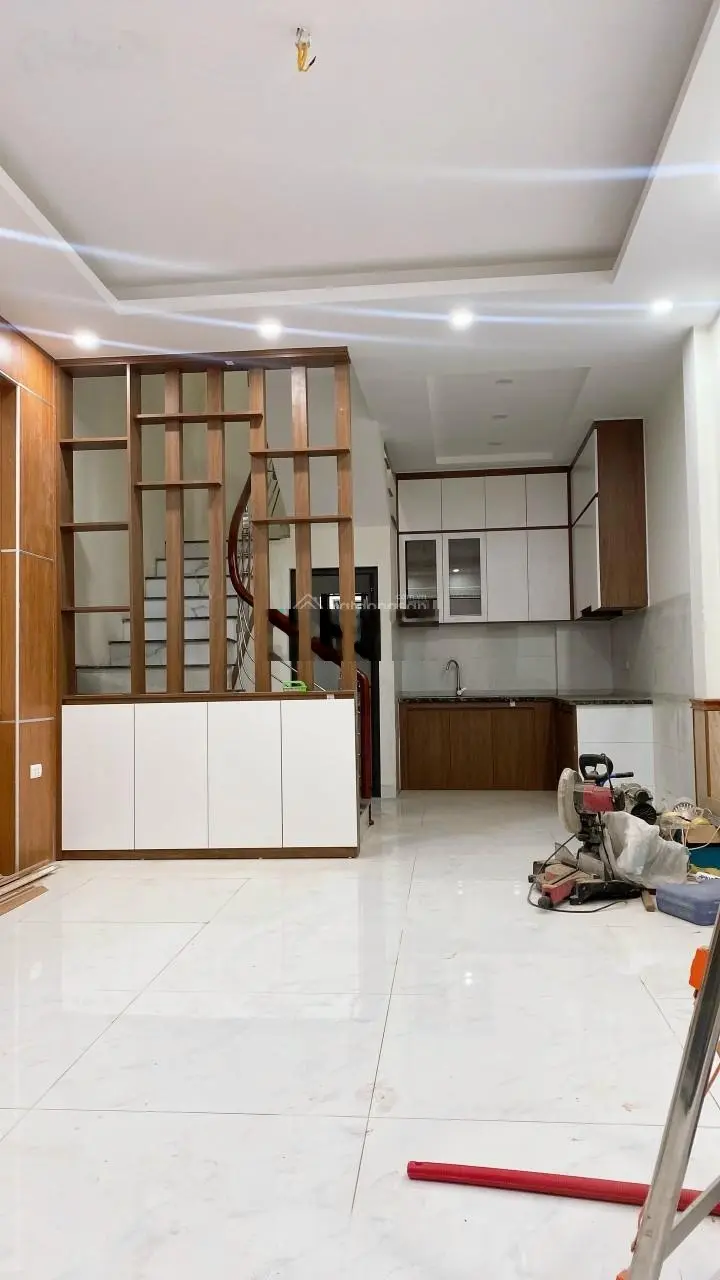 Bán nhà mới 5 tầng DT 30m2, giá chỉ 5, x tỷ Phố Quang Tiến, chỉ đúng 100m ra Đại Lộ Thăng Long