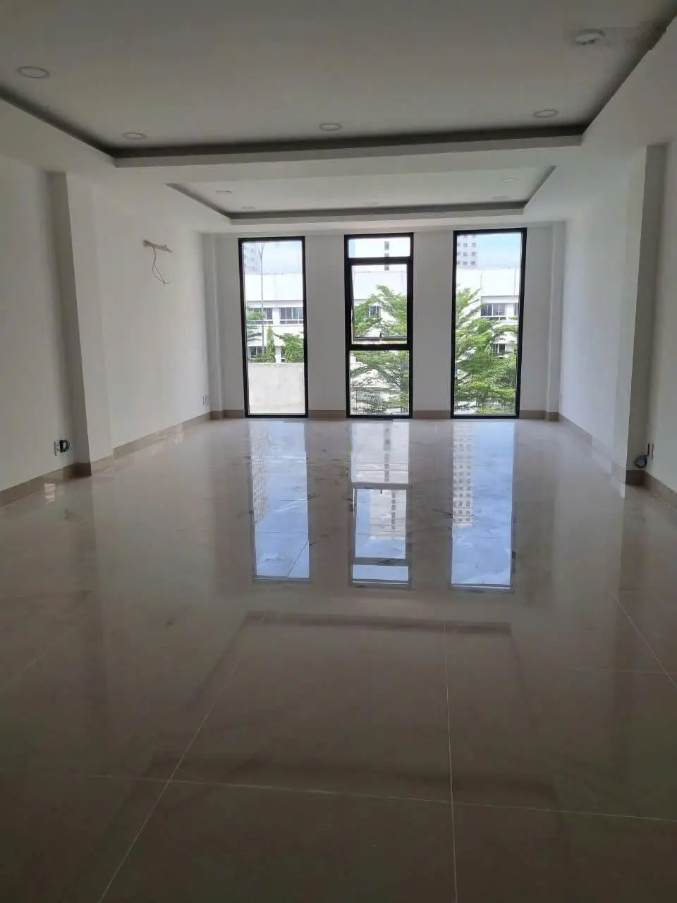 Bán toà nhà VP ngay Lương Đình Của, An Khánh kết cấu 5 tầng với 250m2 sàn giá 19,5 tỷ còn TL