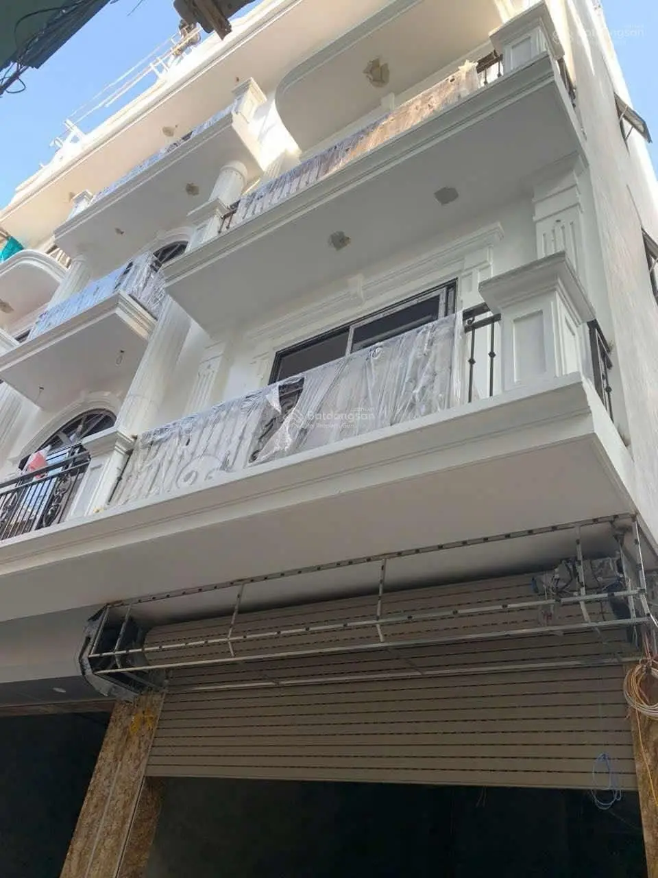 Nhà mới kính coong - 5 tầng thang máy - phân lô - hàng xóm ParkCity