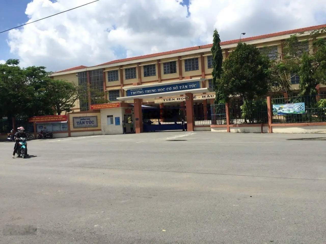 Bán đất nền đường Nguyễn Hữu Trí Tân Túc. Nằm giữa khu trung tâm hành chính huyện Bình Chánh SHR
