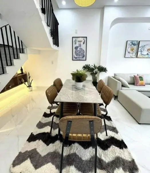 Bán gấp nhà Lê Văn Lương, Tân Phong, Quận 7. DT 49,5m2. SHR, pháp lí chuẩn