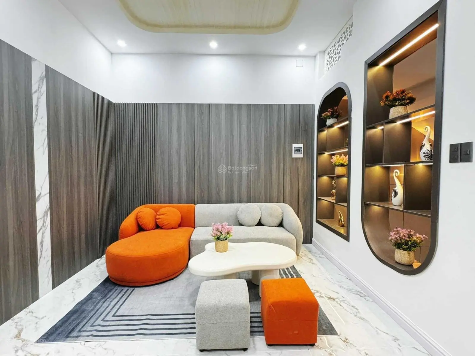 Bán nhà 3 tầng mái đúc sàn đúc 4PN, 3Wc, phòng thờ phòng khách đất 5X19m 95m2 đường Đoàn Khuê