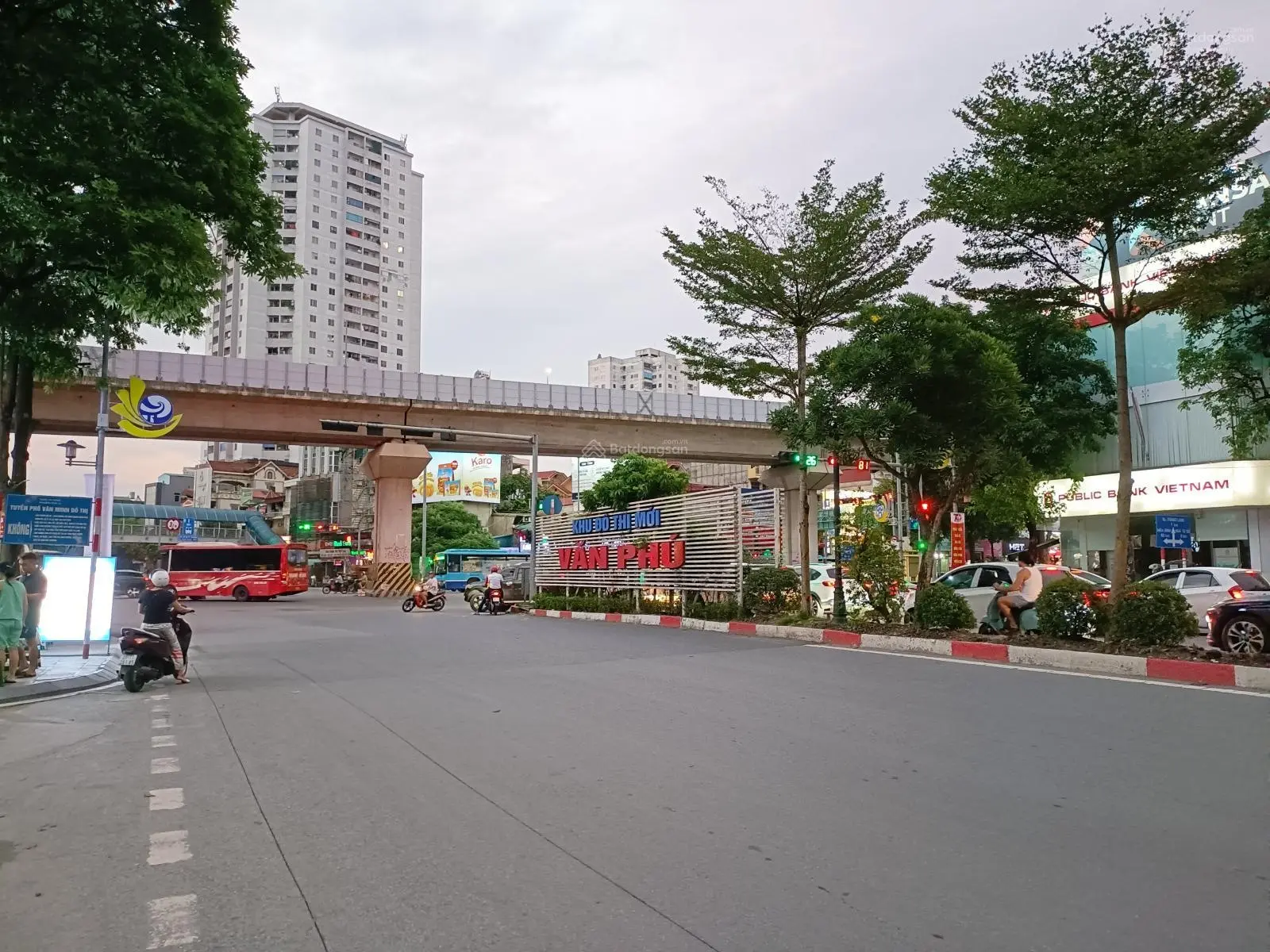 Mua nhanh kẻo lỡ các Bác ơi Văn Phú, Phú La, Hà Đông, 66m, 5 tầng, giá 9.8 tỷ, nở hậu,