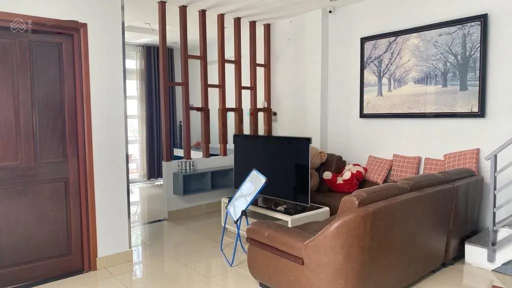 Gấp rẻ 2 tỷ. bán nhà mặt tiền 4 tầng, (6mx20m), tặng nội thất 2 tỷ, đường phạm thế hiển, quận 8
