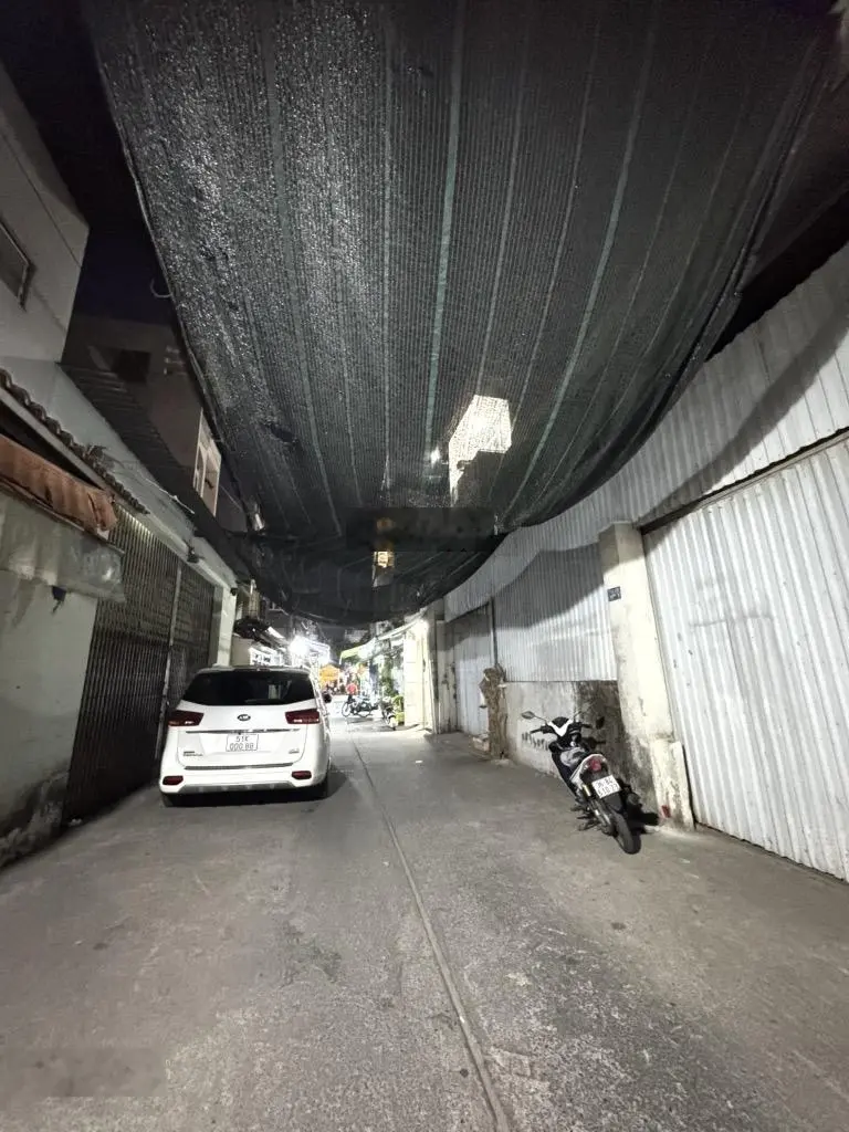 Nhà trệt 261m2(16x16.6)-hẻm 7m-bà hom-gần chợ phú lâm-giá 27.8 tỷ