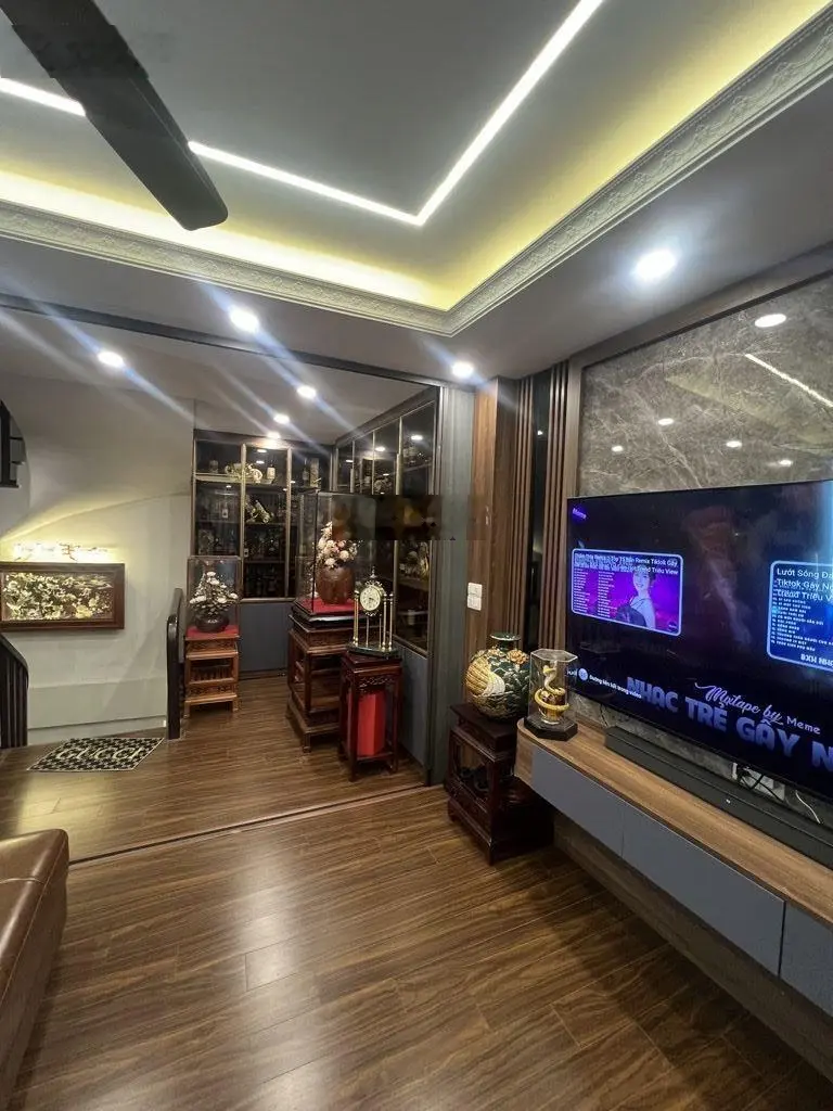Long Biên mặt phố kinh doanh, 7 tầng thang máy. Bán nhà 7T, DT 75m2 MT rộng, giá đầu tư, ảnh thật