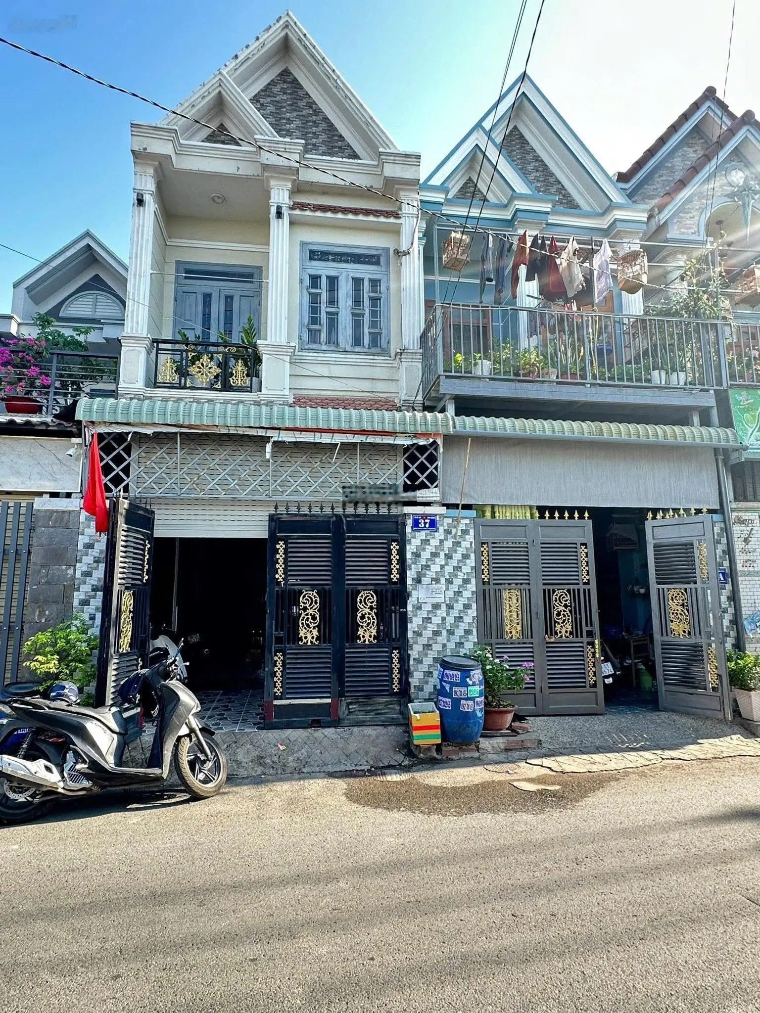 Bán gấp nhà trệt lầu đẹp - giá tốt mặt tiền đường gần TTYT Dĩ AN, P. Tân Đông Hiệp
