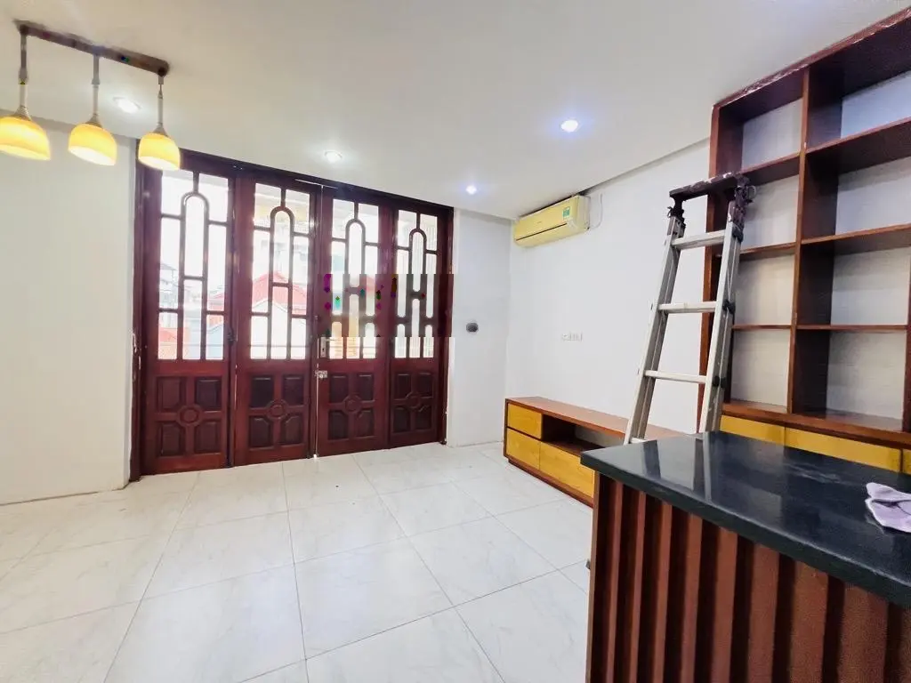 Bán nhà Kim Giang 35m2 5 tầng 5.9 tỷ
